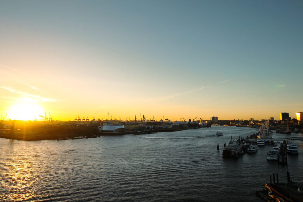 Blick von der Elbphilharmonie Hamburg