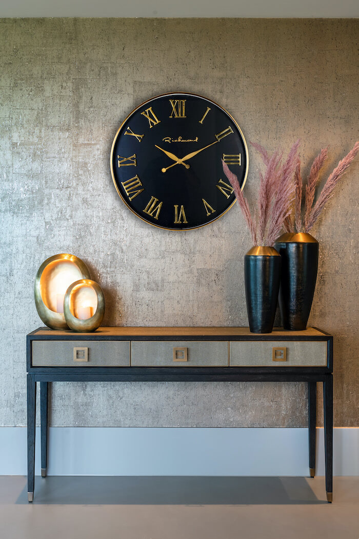 Richmond Interiors Konsole mit Vasen, Uhr und Windlichtern