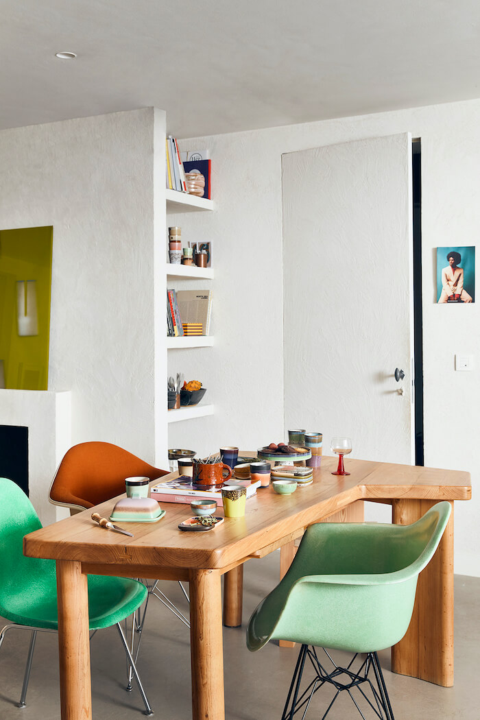 HKliving Tisch mit Keramikgeschirr