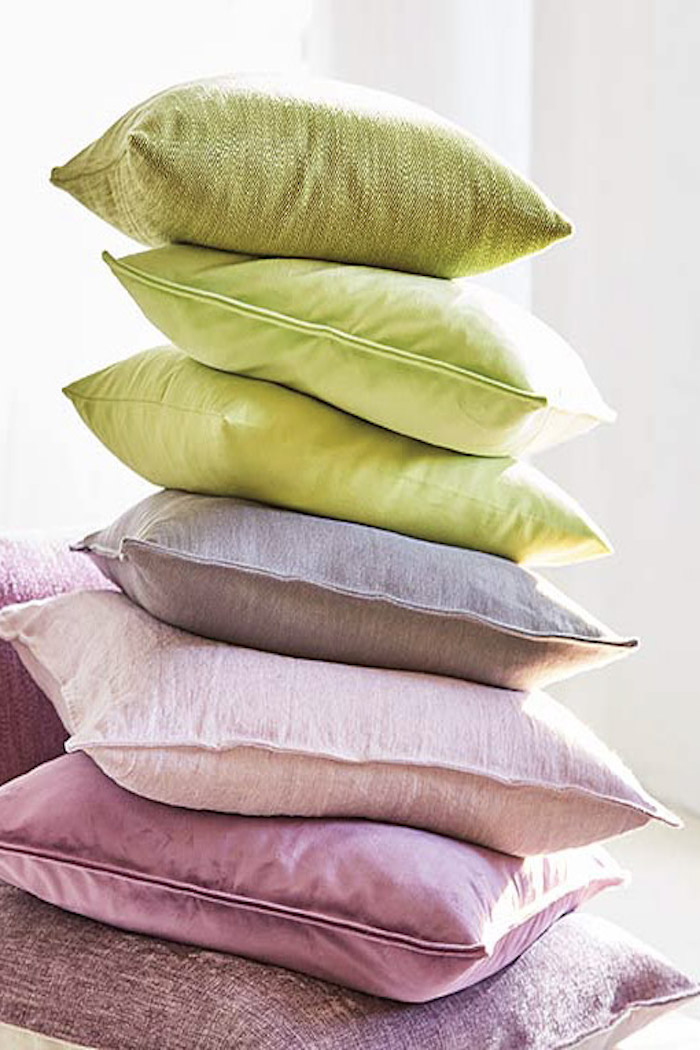 Pastellfarbene Kissenhüllen von Proflax in Rose, Violett und Grün