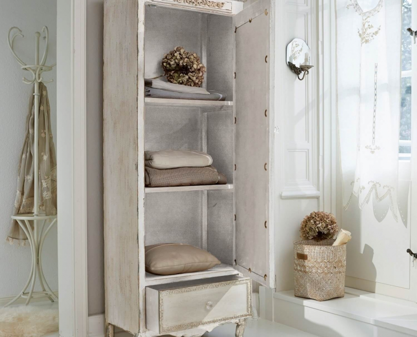 Shabby Chic Schrank Lucgarier antikweiss von Loberon