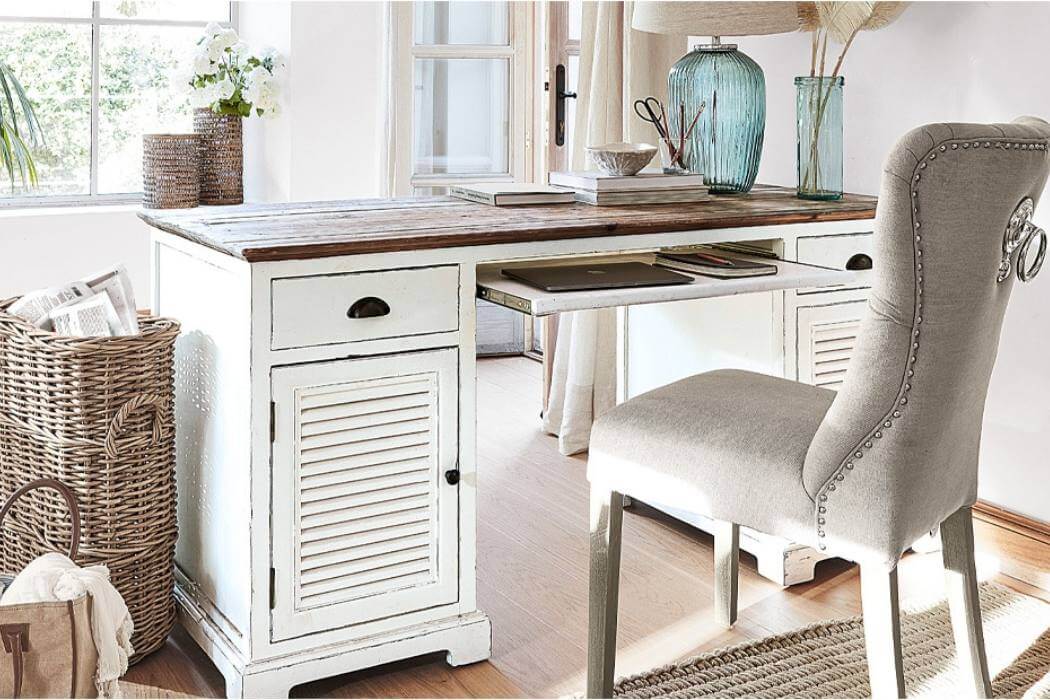 Home Office Möbel mit weißem Schreibtisch mit Lamellentüren von Loberon