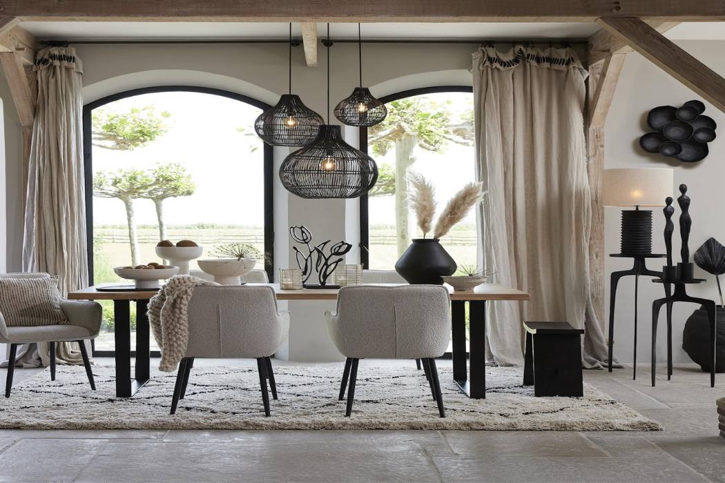 Lampe anschliessen an der Decke für schöne Beleuchtung mit schwarzen Hängeleuchten von Light & living